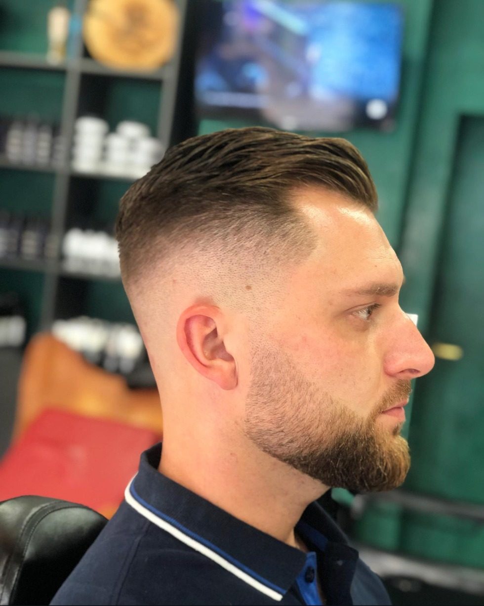 Goldener Barbershop