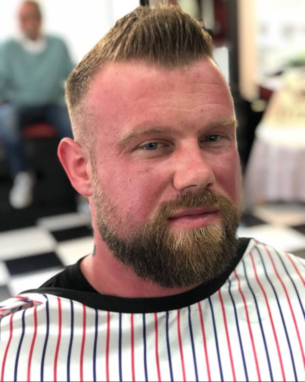 Goldener Barbershop