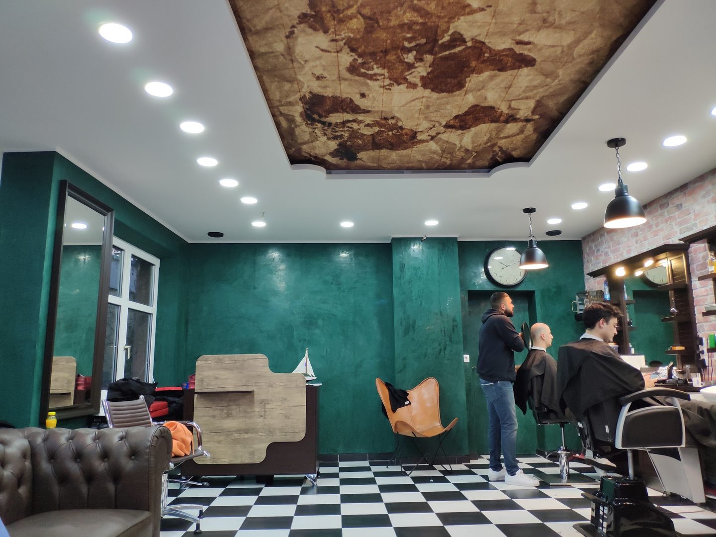Goldener Barbershop