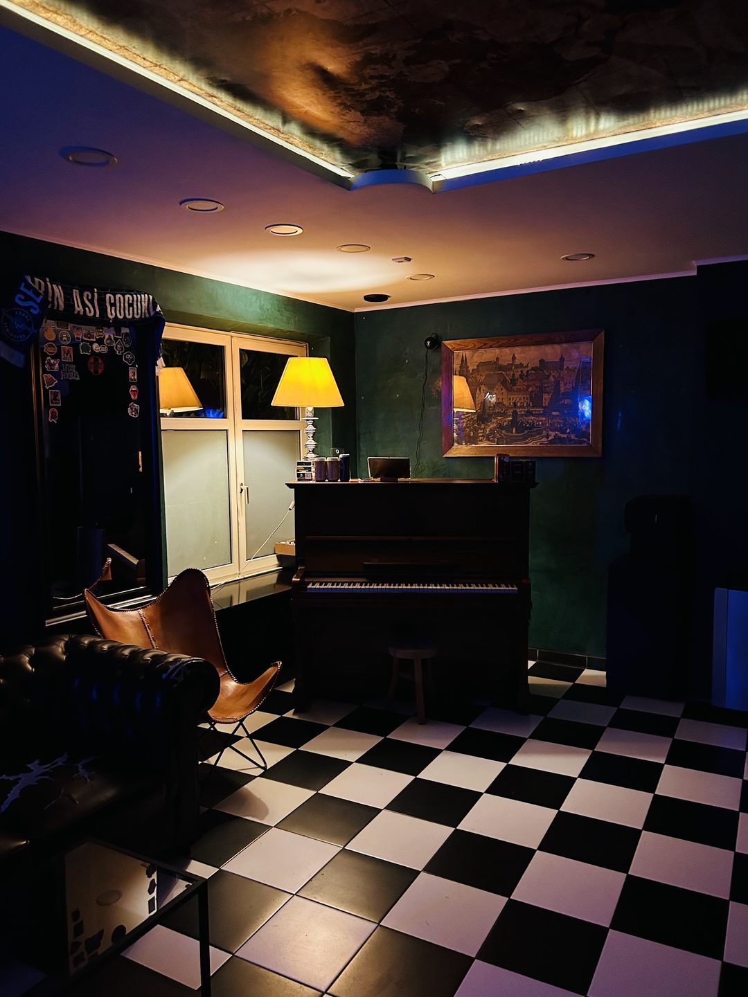 Goldener Barbershop