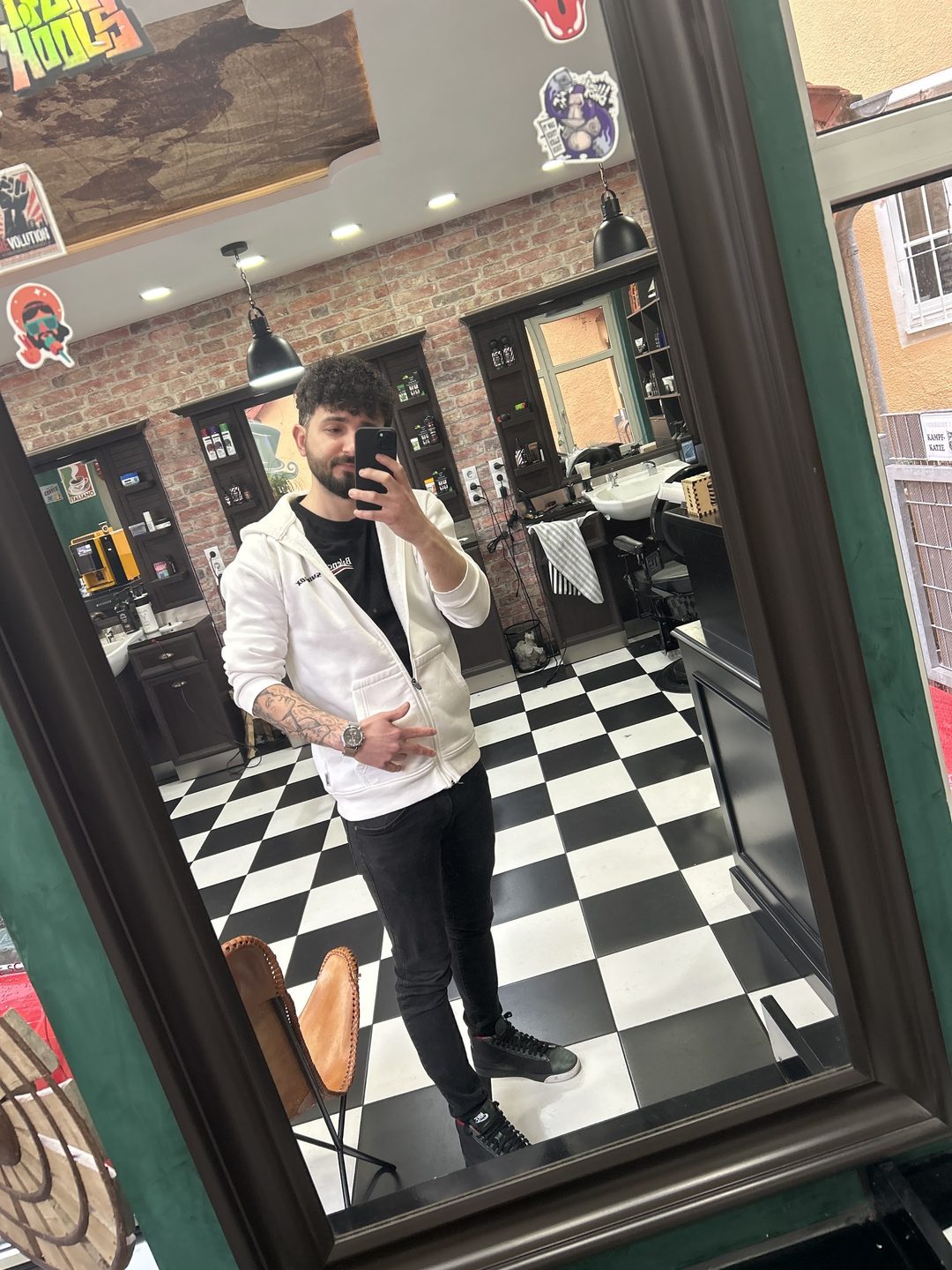 Goldener Barbershop