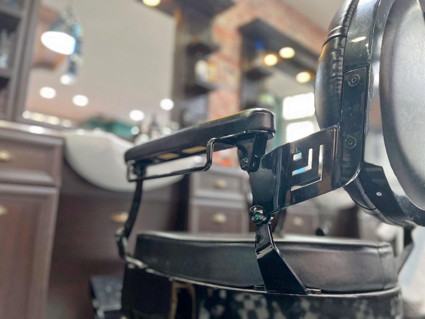 Goldener Barbershop