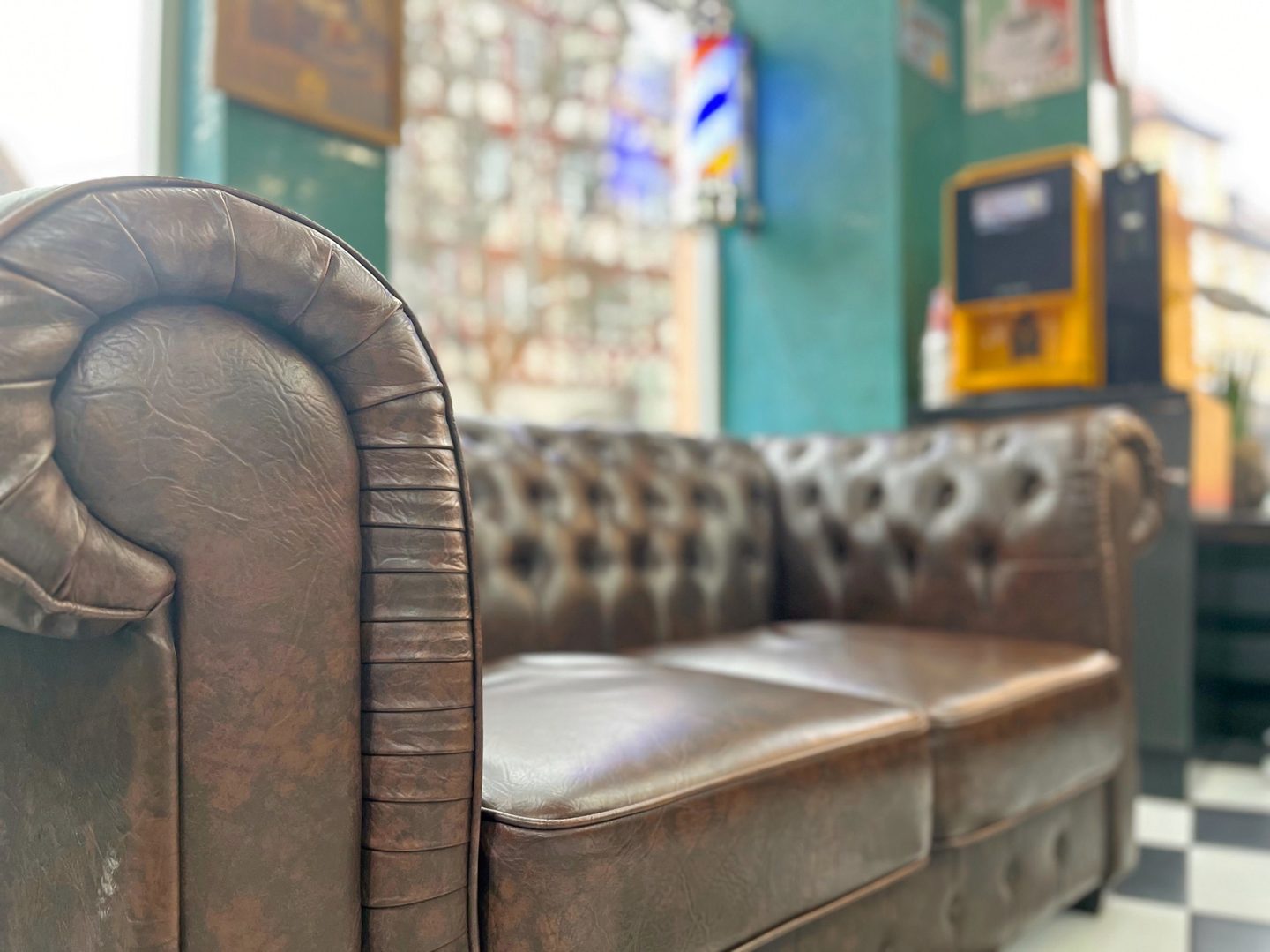 Goldener Barbershop
